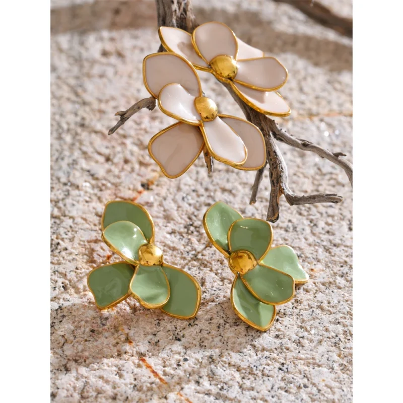 Cosmo Daisy Earrings - Image 5