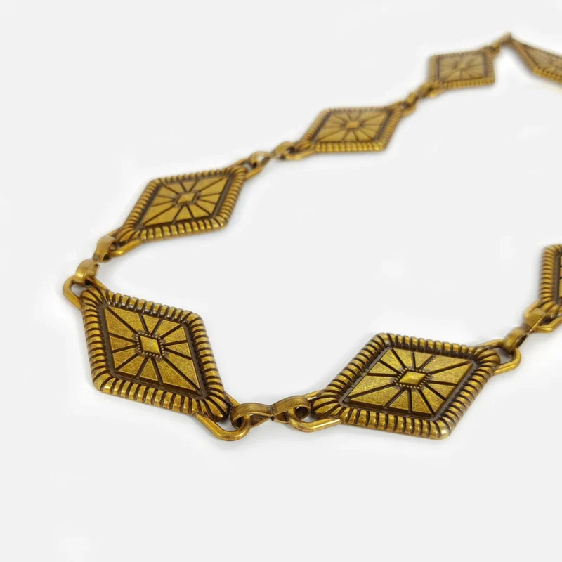 Annies Bullseye Chain Belt - Image 3