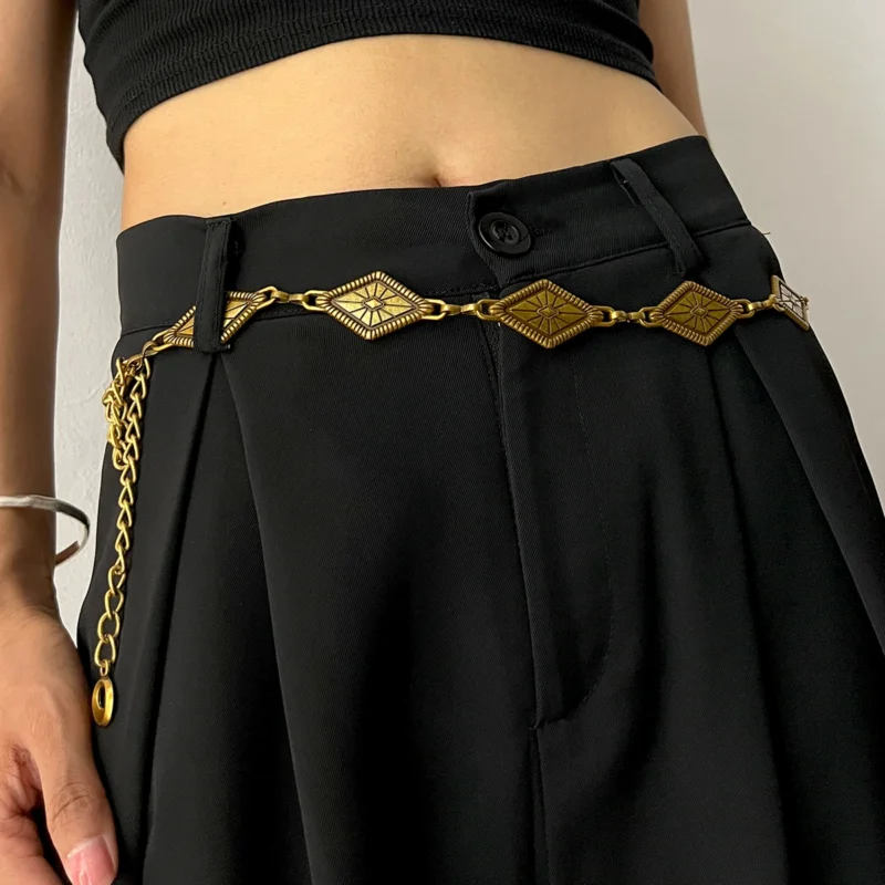 Annies Bullseye Chain Belt
