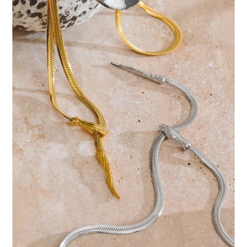 Eves Apple Necklace - Image 4