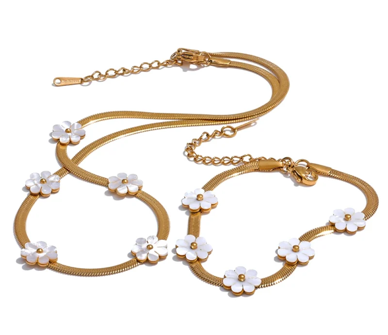 Daisy Chain Necklace and Bracelet