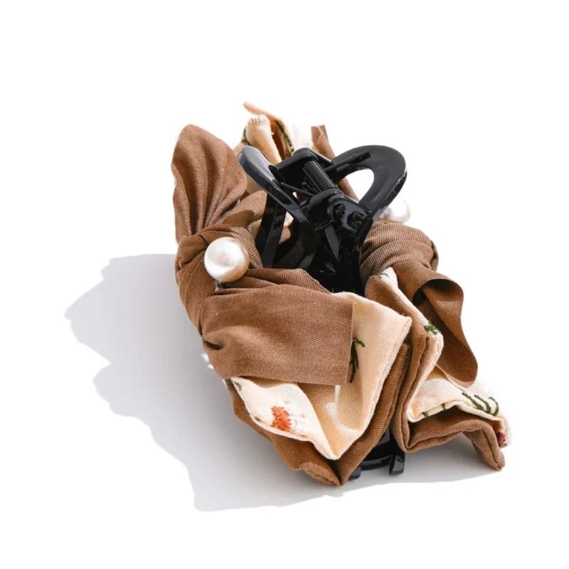 Spring Ruffles Clip - Image 3