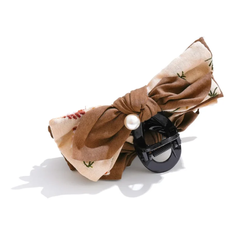 Spring Ruffles Clip