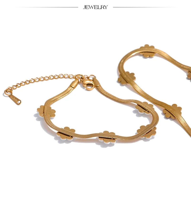 Daisy Chain Necklace and Bracelet - Image 8