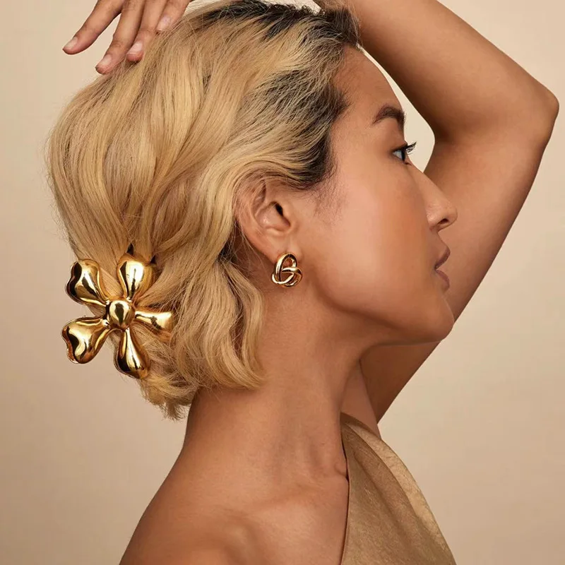 Golden Bloom Claw Clip - Image 2