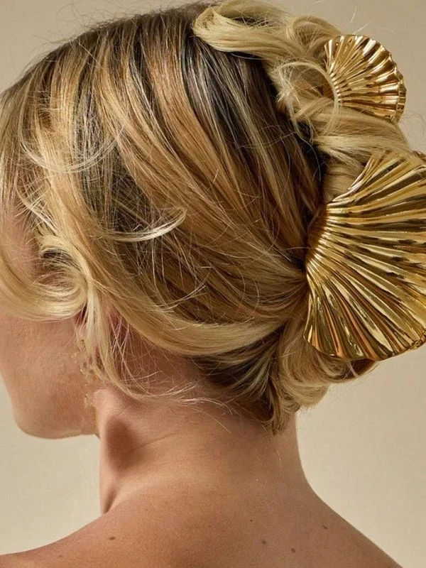 Golden Tide Shell Claw Clip