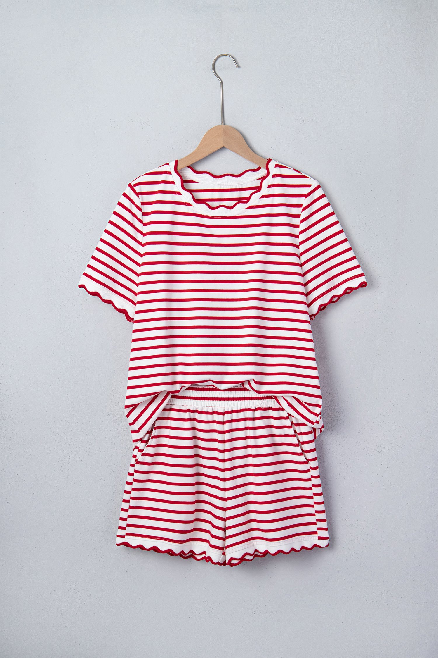 Red Stripe Scallop Set - Image 3