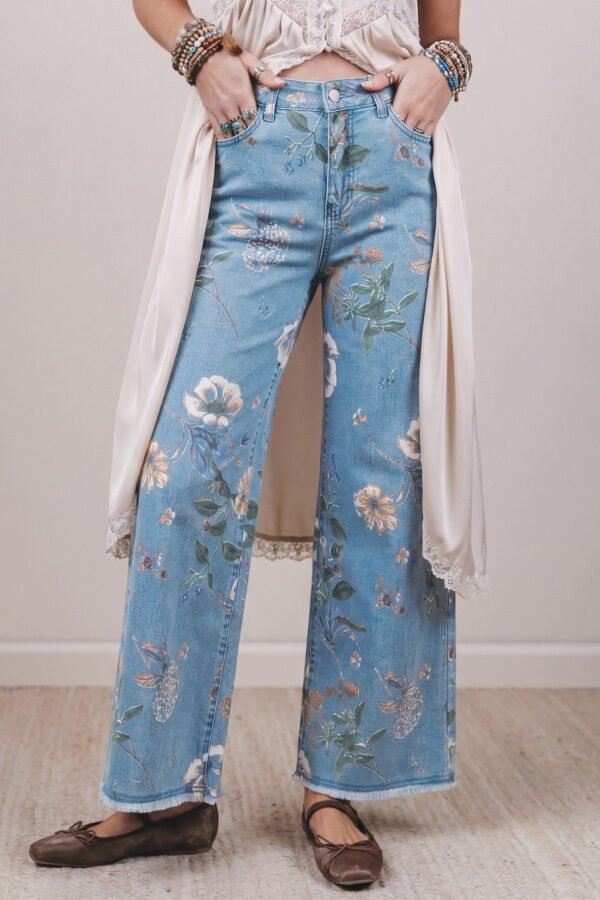Floral Print Frayed Hem Jeans