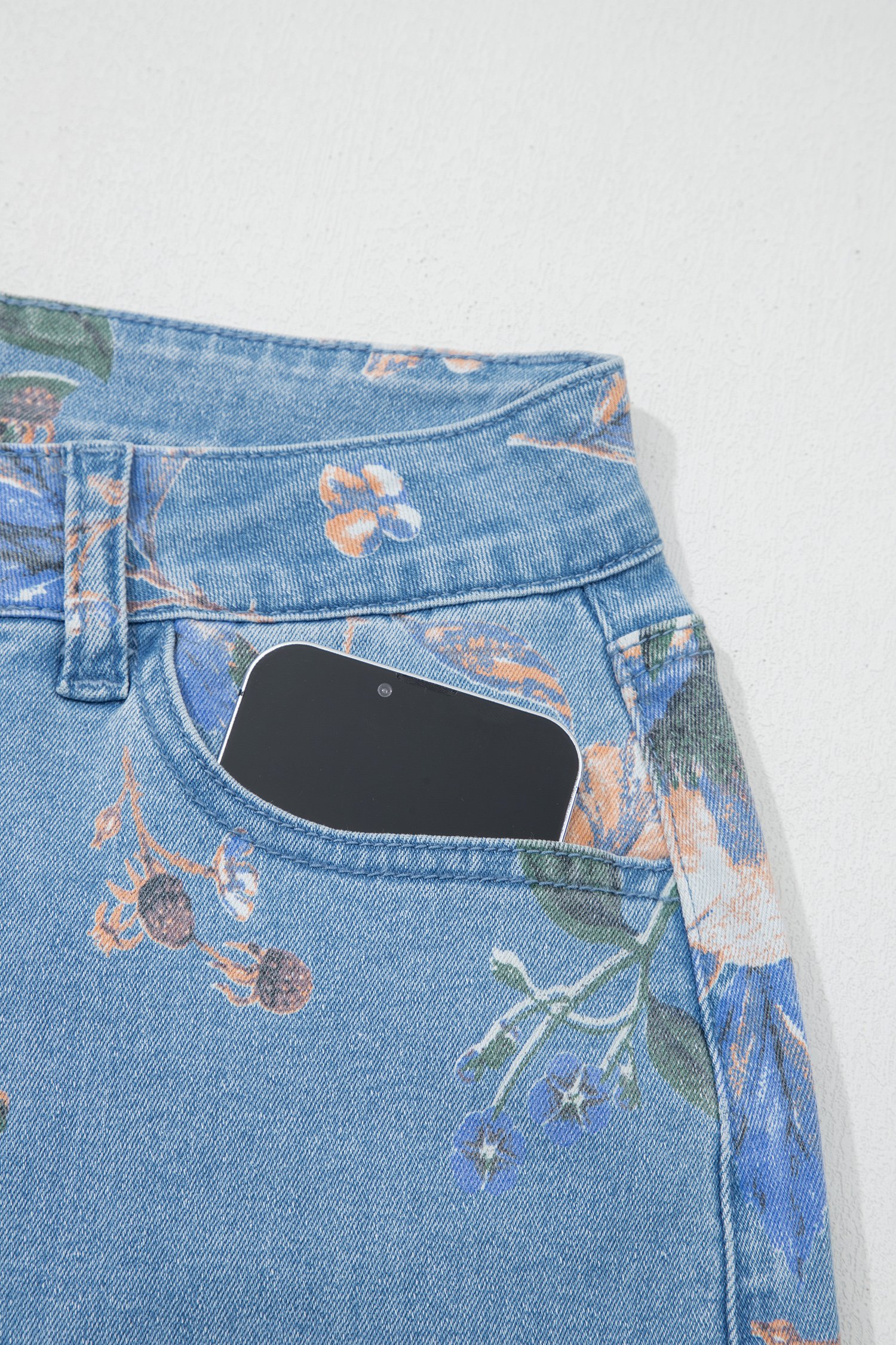 Floral Print Frayed Hem Jeans - Image 8