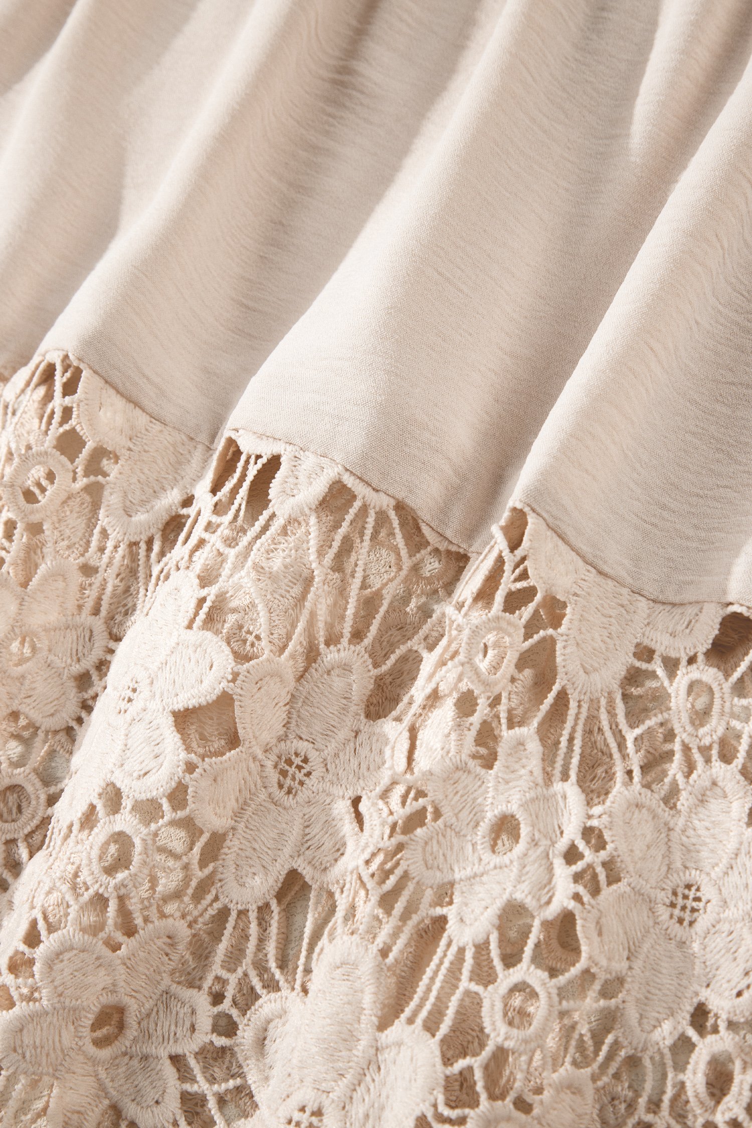 Floral Lace Hem Dress - Image 7
